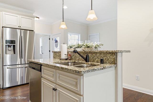 1016 Classic Way, Louisville, KY 40245