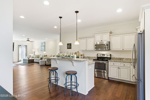 1016 Classic Way, Louisville, KY 40245