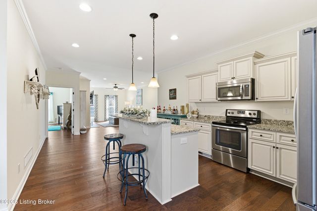 1016 Classic Way, Louisville, KY 40245