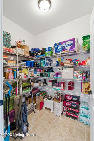 1016 Classic Way, Louisville, KY 40245