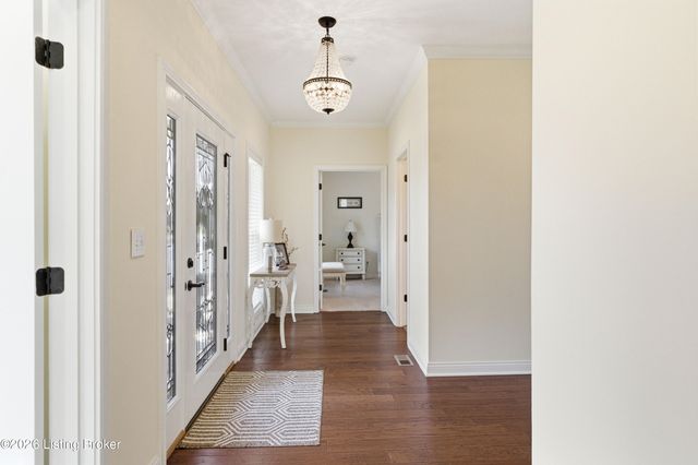 1016 Classic Way, Louisville, KY 40245