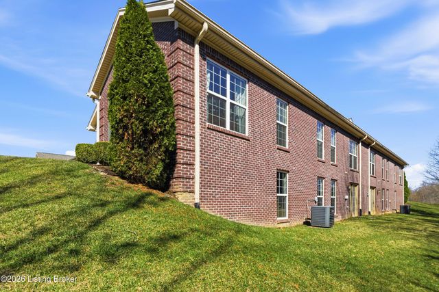 1016 Classic Way, Louisville, KY 40245