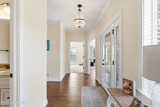 1016 Classic Way, Louisville, KY 40245