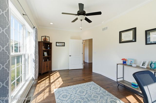 1016 Classic Way, Louisville, KY 40245