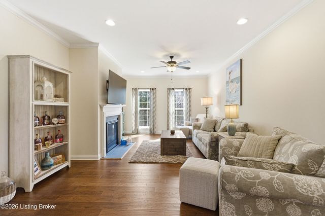 1016 Classic Way, Louisville, KY 40245