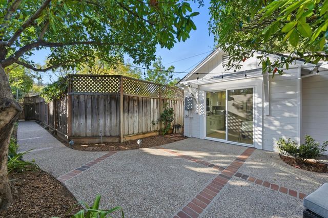 1023 Mercedes Avenue, Los Altos, CA 94022