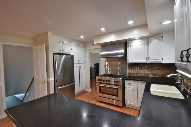 6N264 Weber Drive, St. Charles, IL 60174