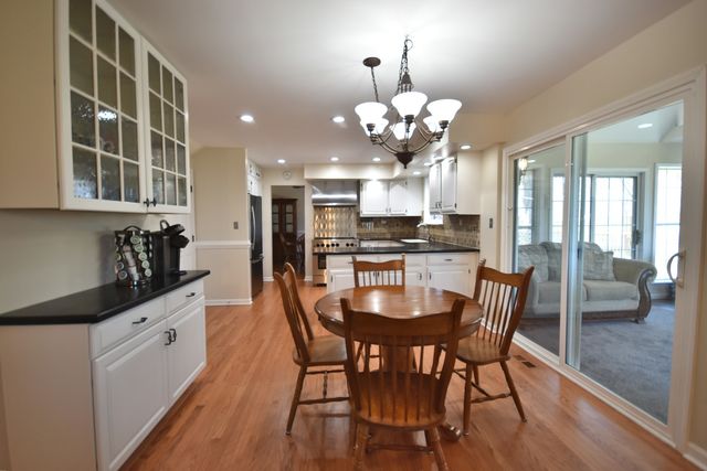 6N264 Weber Drive, St. Charles, IL 60174