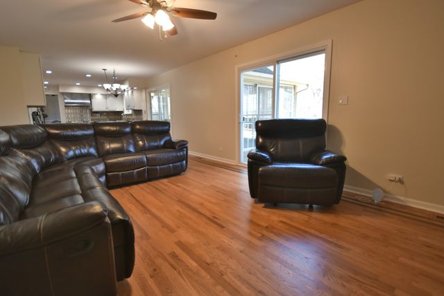 6N264 Weber Drive, St. Charles, IL 60174