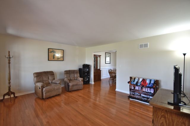 6N264 Weber Drive, St. Charles, IL 60174
