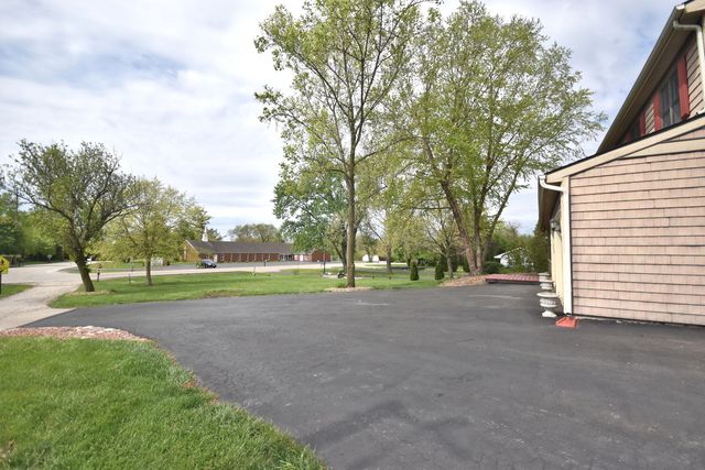 6N264 Weber Drive, St. Charles, IL 60174