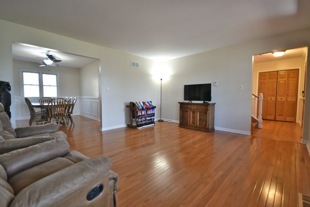 6N264 Weber Drive, St. Charles, IL 60174