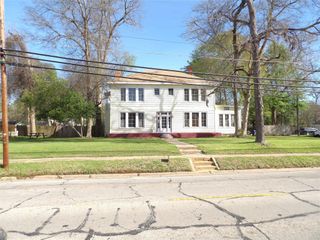 718 E Houston Avenue, Crockett, TX 75835