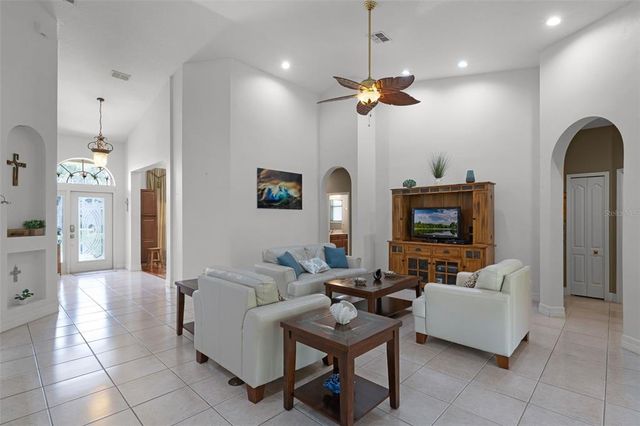 4239 FAWN MEADOWS CIR, Clermont, FL 34711