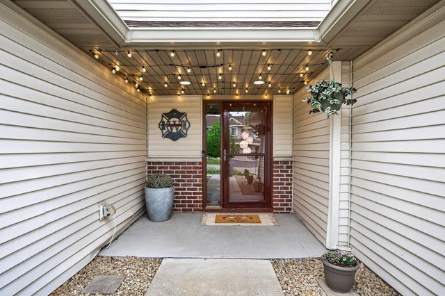 19492 Prairieview Drive, Rogers, MN 55374