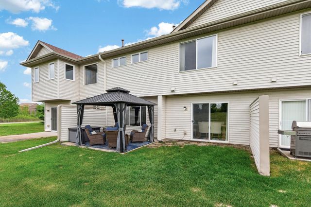 19492 Prairieview Drive, Rogers, MN 55374