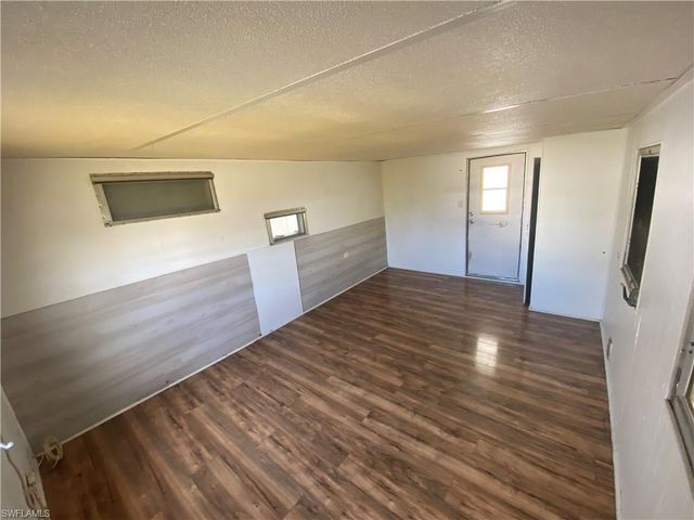 139 Amber AVE, North Fort Myers, FL 33917