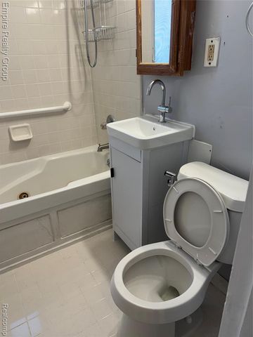 16813 Tireman Street, Detroit, MI 48228