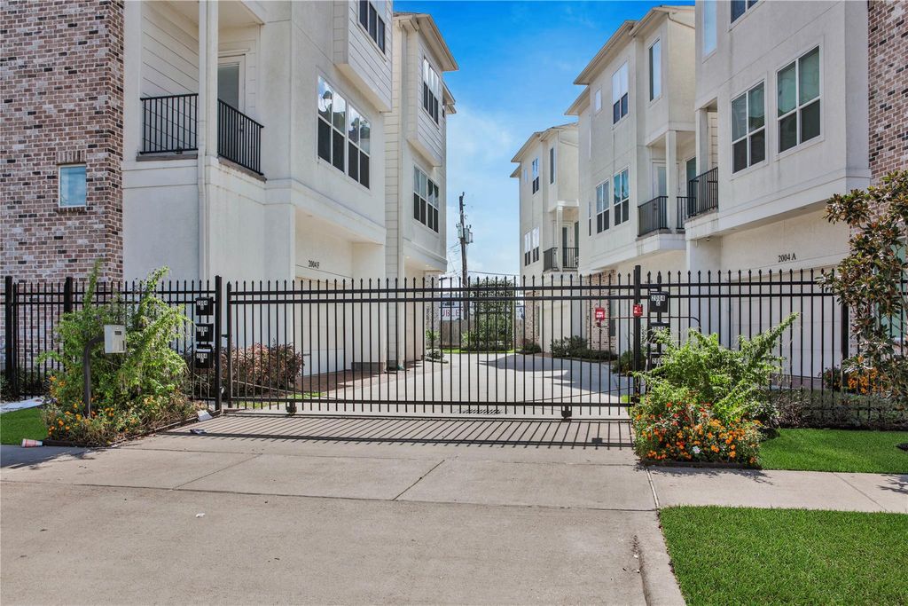 2004 Rosedale Street A, Houston, TX 77004