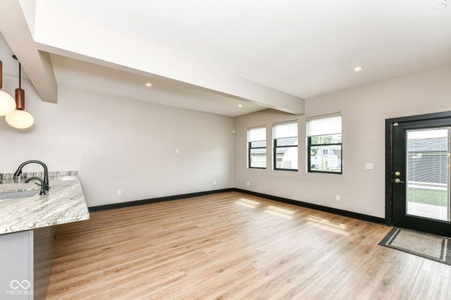 1614 S East Street, Indianapolis, IN 46225