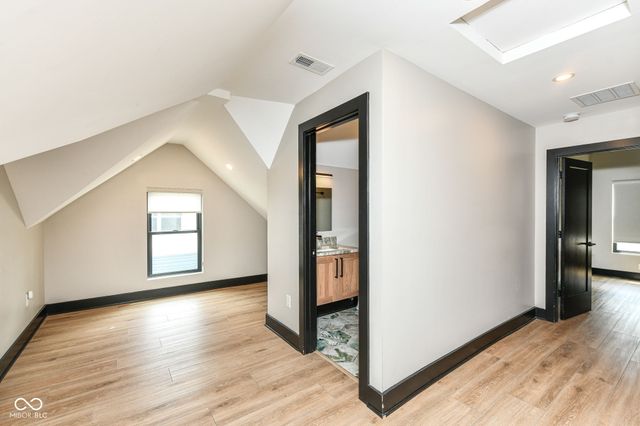 1614 S East Street, Indianapolis, IN 46225