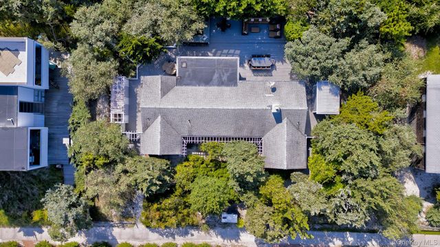 39 Sloop Walk, Ocean Beach, NY 11770