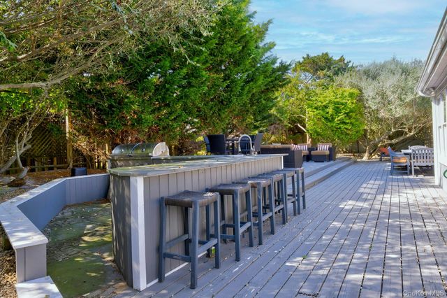 39 Sloop Walk, Ocean Beach, NY 11770