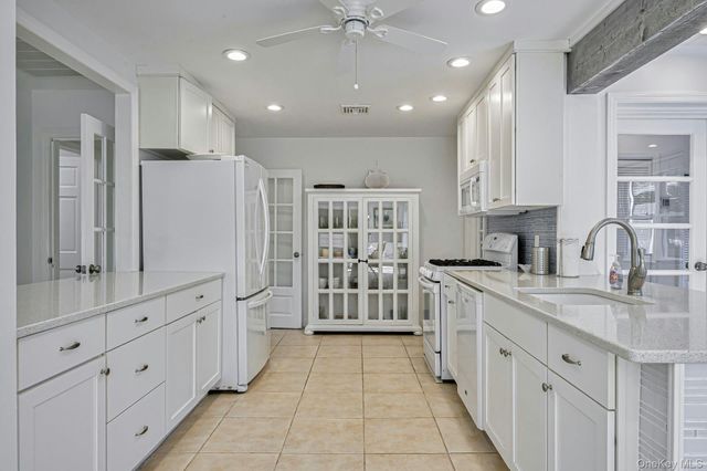 39 Sloop Walk, Ocean Beach, NY 11770