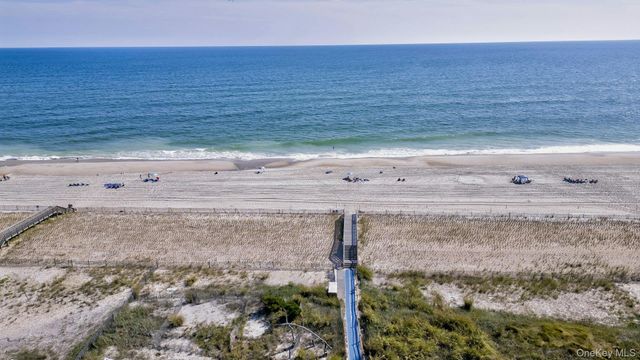 39 Sloop Walk, Ocean Beach, NY 11770
