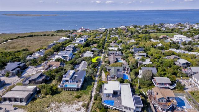 39 Sloop Walk, Ocean Beach, NY 11770