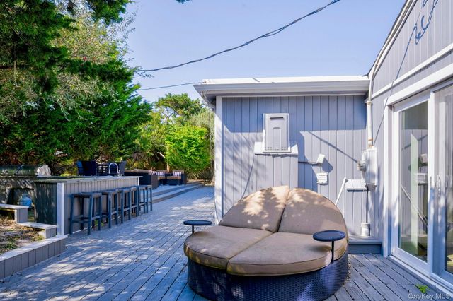 39 Sloop Walk, Ocean Beach, NY 11770