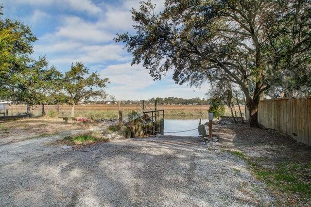 1410 N Edgewater Drive, Charleston, SC 29407