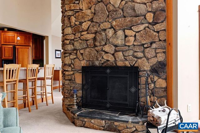 788 DEVILS KNOB LOOP, Roseland, VA 22967