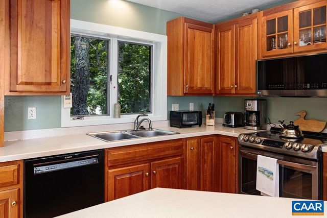 788 DEVILS KNOB LOOP, Roseland, VA 22967