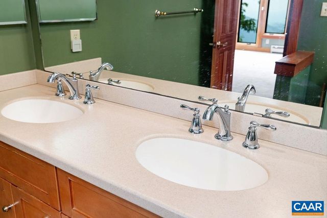 788 DEVILS KNOB LOOP, Roseland, VA 22967