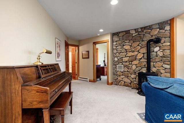 788 DEVILS KNOB LOOP, Roseland, VA 22967