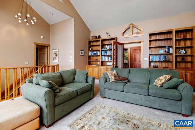 788 DEVILS KNOB LOOP, Roseland, VA 22967