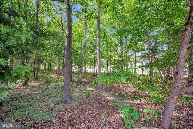 70 COLEMANS MILL DR, Fredericksburg, VA 22405