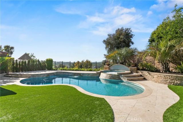 7 Kent Court, Ladera Ranch, CA 92694