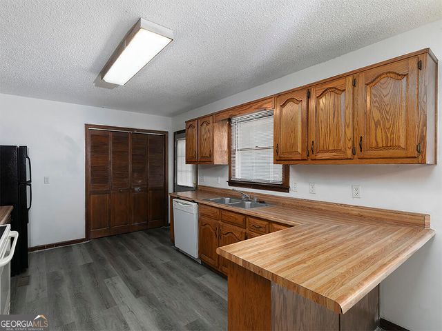 174 Lee Williams Road, Carrollton, GA 30117