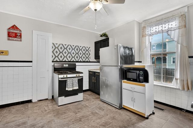 55 Florida St, Springfield, MA 01109