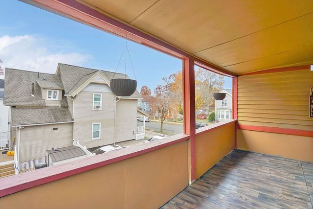 55 Florida St, Springfield, MA 01109