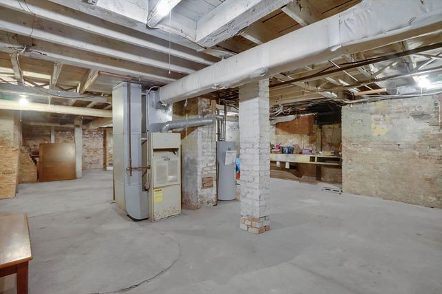 55 Florida St, Springfield, MA 01109