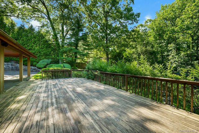 34 Century Trail, Harrison, NY 10528