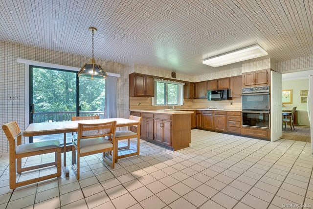 34 Century Trail, Harrison, NY 10528