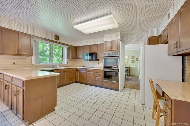 34 Century Trail, Harrison, NY 10528