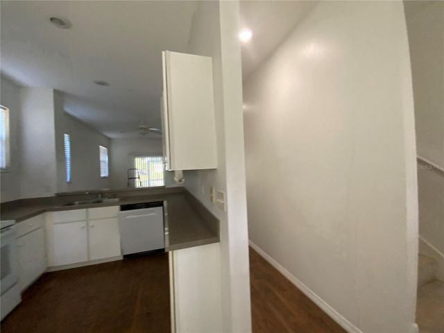 18533 PEBBLE LAKE COURT, Tampa, FL 33647
