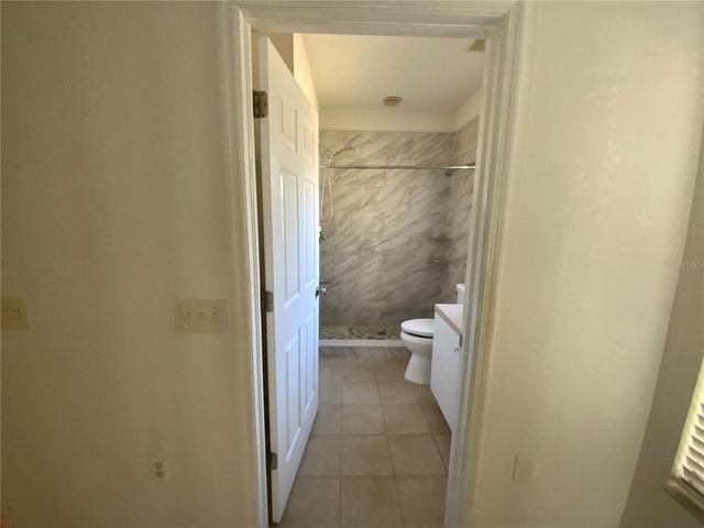 18533 PEBBLE LAKE COURT, Tampa, FL 33647