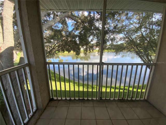 18533 PEBBLE LAKE COURT, Tampa, FL 33647