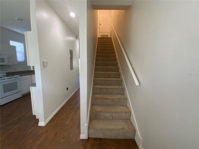 18533 PEBBLE LAKE COURT, Tampa, FL 33647